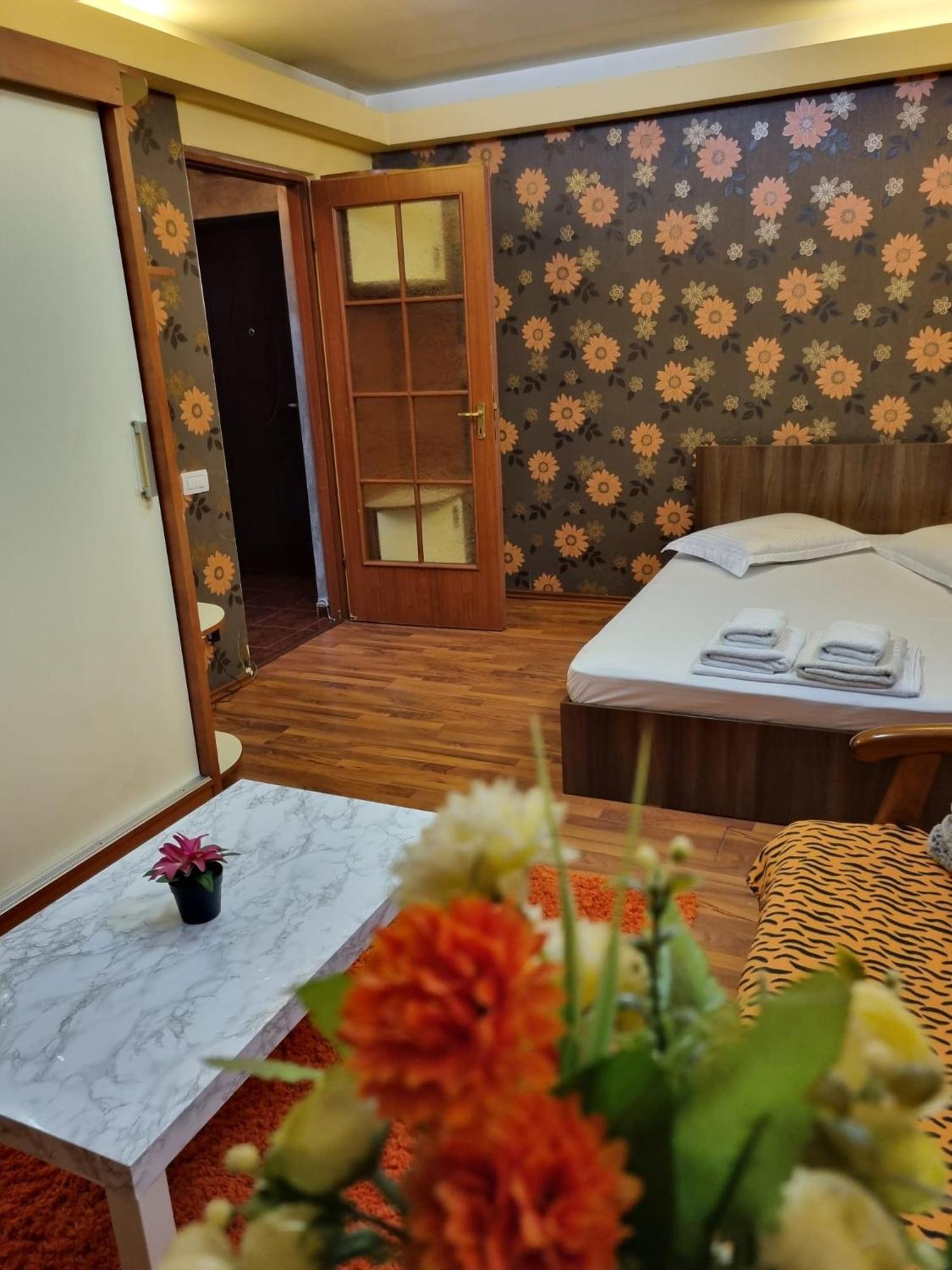 My House - Ultracentral Romana Square Near Old Town 布加勒斯特 外观 照片